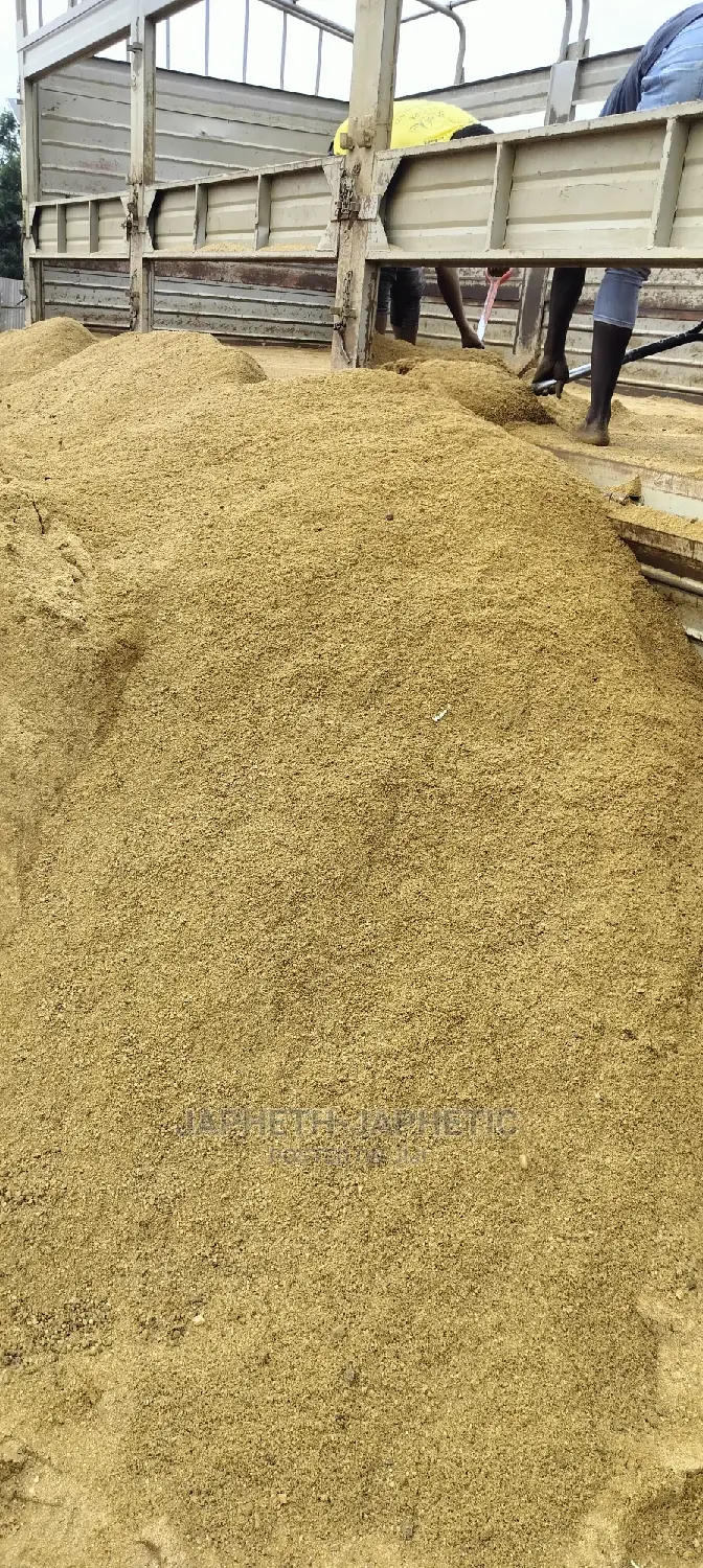 Riversand-White/Brown From Ukambani.";.