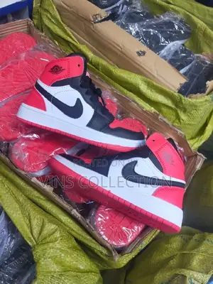 Kids Jordan 1 Sneakers