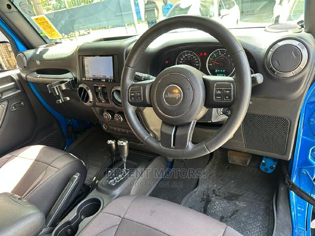 Jeep Wrangler Rubicon 4x4 2017 Blue - thumbnail 3