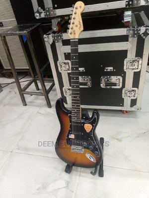 Fender Rhythm Guitar and Stand - thumbnail 2