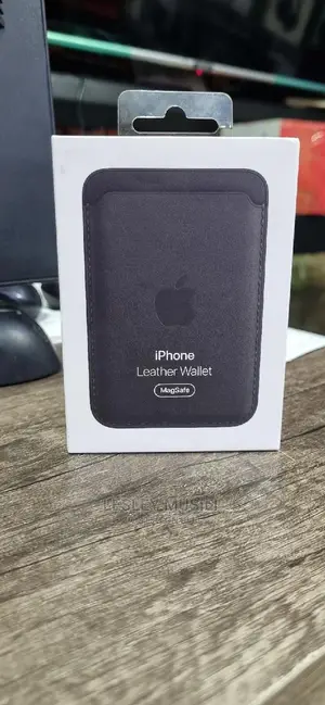 Apple Leather Wallet With Magsafe (For iPhone)