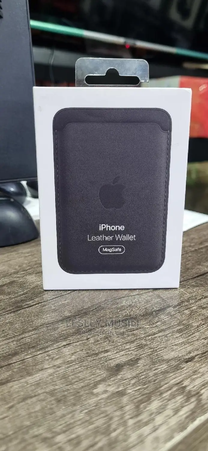 Apple Leather Wallet With Magsafe (For iPhone)