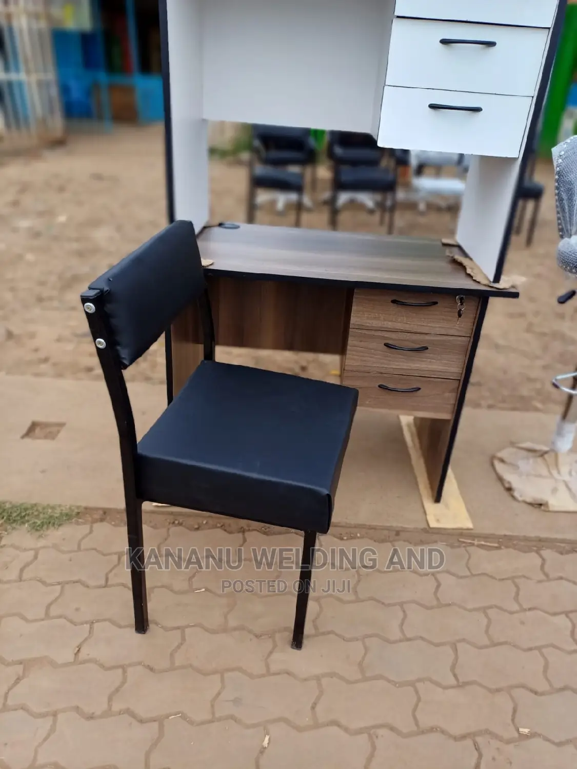 Cartelina Chair