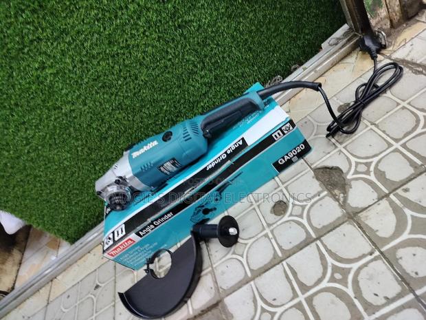 Makita "9" Grinder