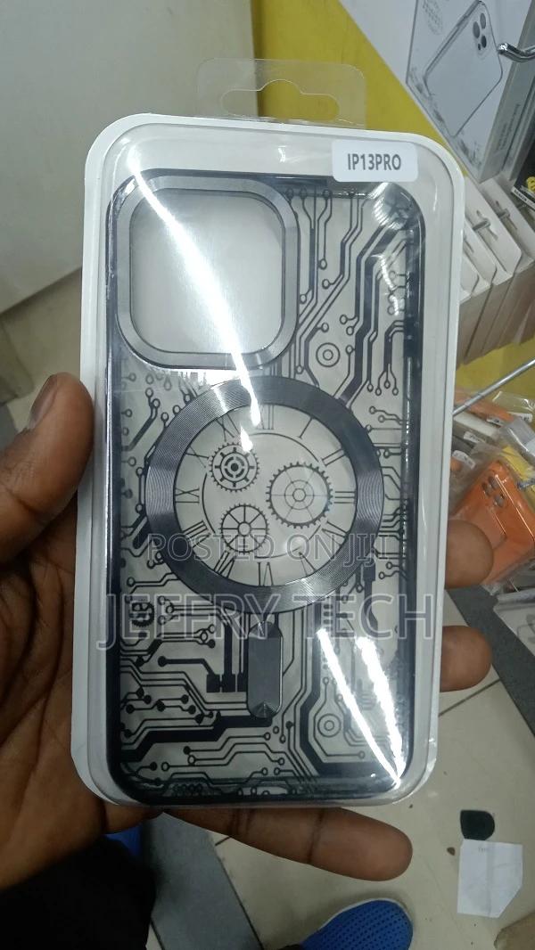 Mechanical Gear Gold Plated Magnetic Case iPhone 13 Pro - main view