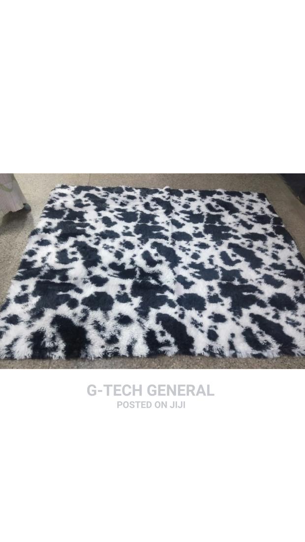 Black Size 5*8 Patched Fluffy Carpet
