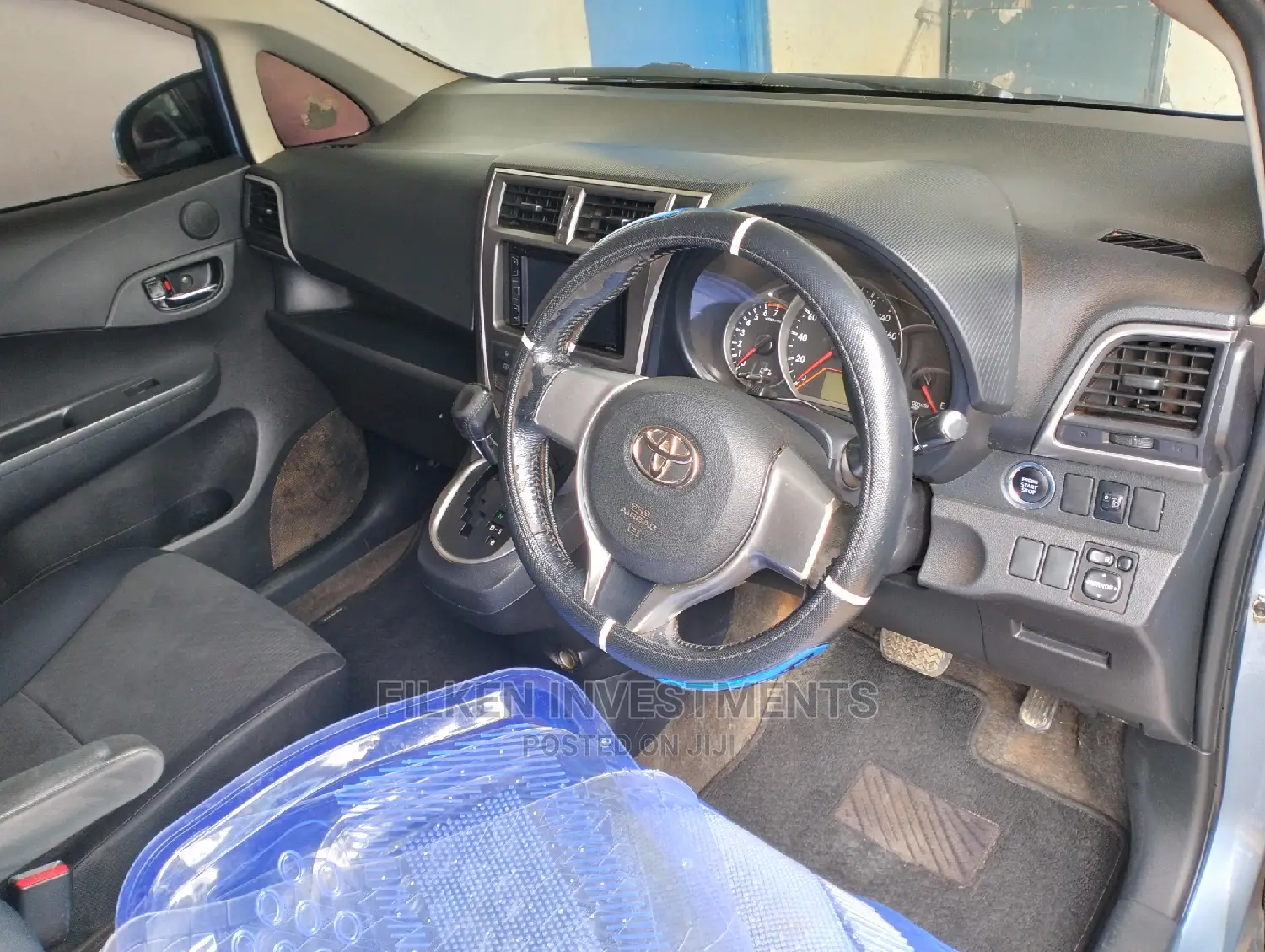 Toyota Ractis 1.5 FWD 2012 Blue