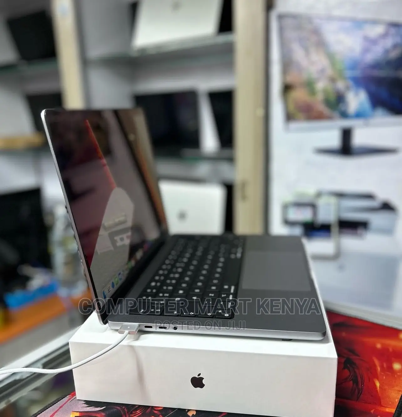 New Laptop Apple MacBook Pro M1 16GB Apple M1 Pro SSD 512GB