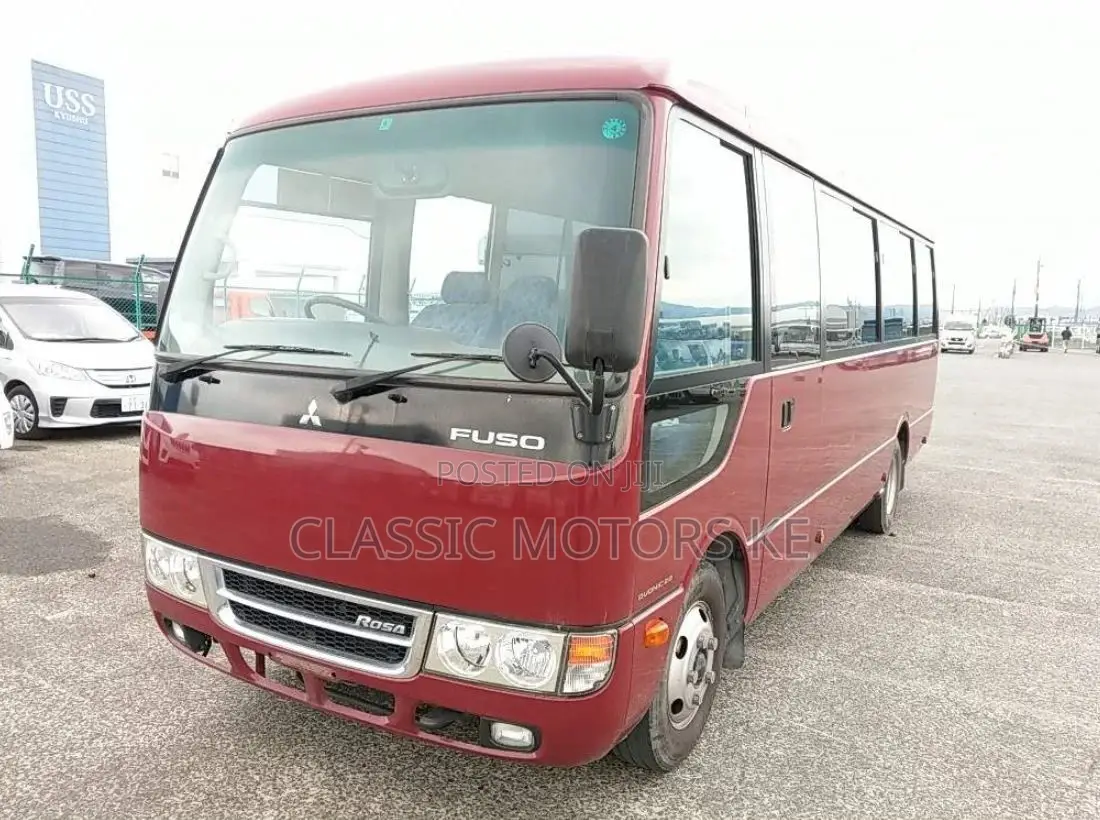 Mitsubishi Fuso Rosa 2016 Red
