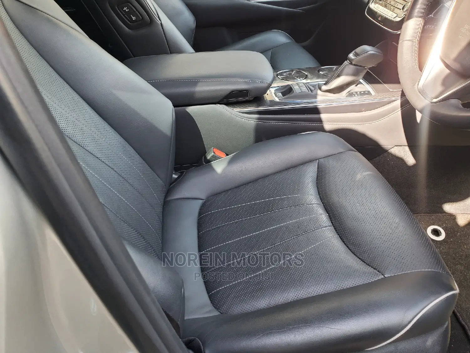 Toyota Crown 2020 Silver