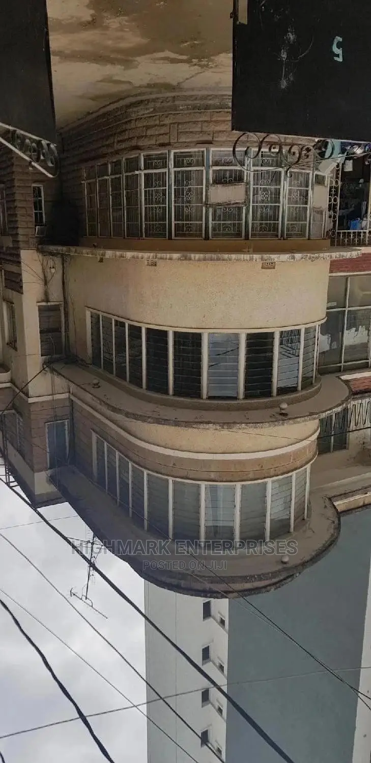 8 Bedroom House for Sale in South C