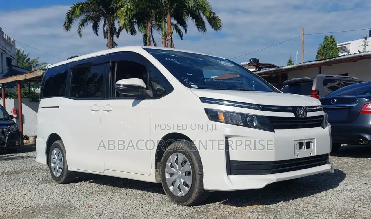 Toyota Voxy 2016 White