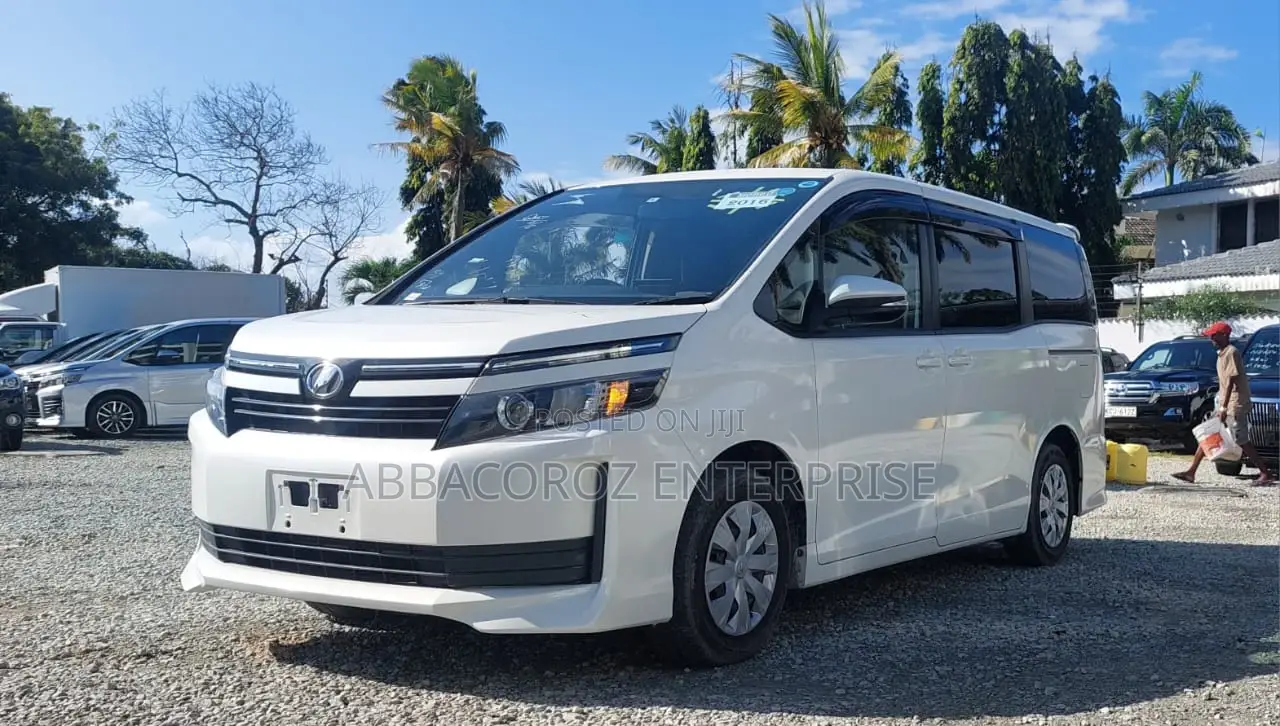 Toyota Voxy 2016 White