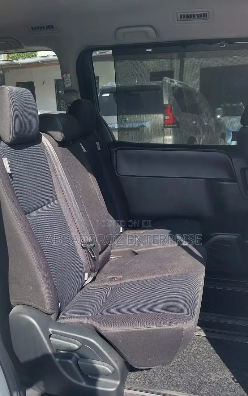 Toyota Voxy 2016 White