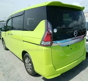Nissan Serena 2017 Green
