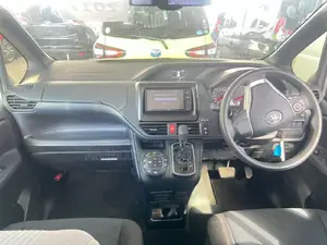 Toyota Noah 2.0 AWD (8 Seater) 2017 Silver