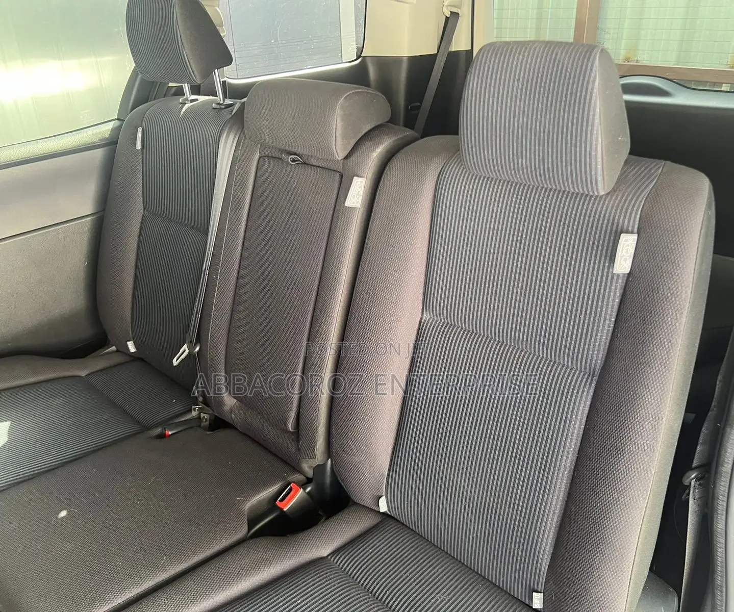Toyota Noah 2.0 AWD (8 Seater) 2017 Silver
