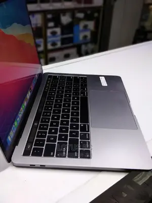 Laptop Apple MacBook Pro 2019 16GB Intel Core I7 SSD 512GB