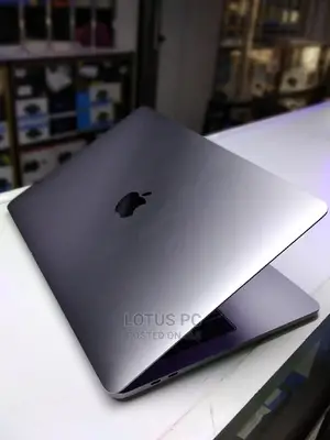 Laptop Apple MacBook Pro 2019 16GB Intel Core I7 SSD 512GB