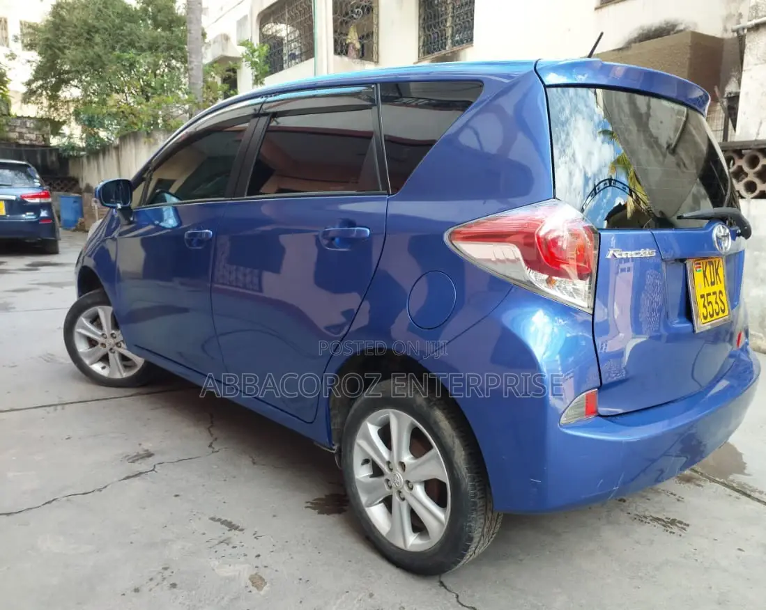 Toyota Ractis 1.5 AWD 2015 Blue