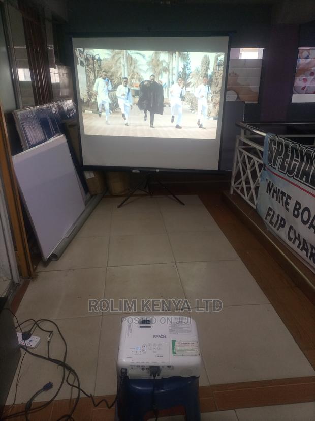 Projector-and-Tripod Projection Screen 120”X120” for Hire - main view
