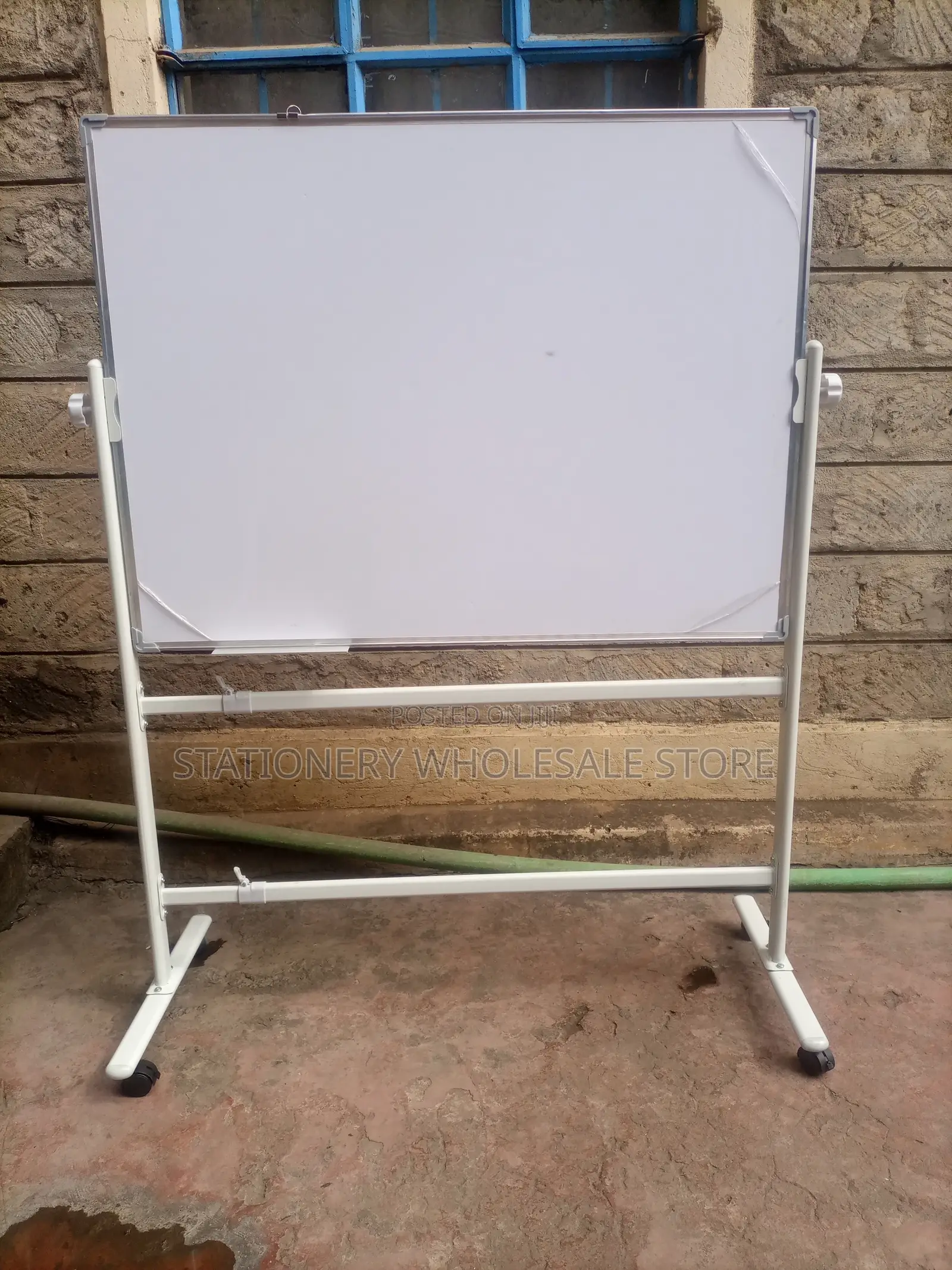 Whiteboard – Board With Wheeled Stand 3ft X 4ft