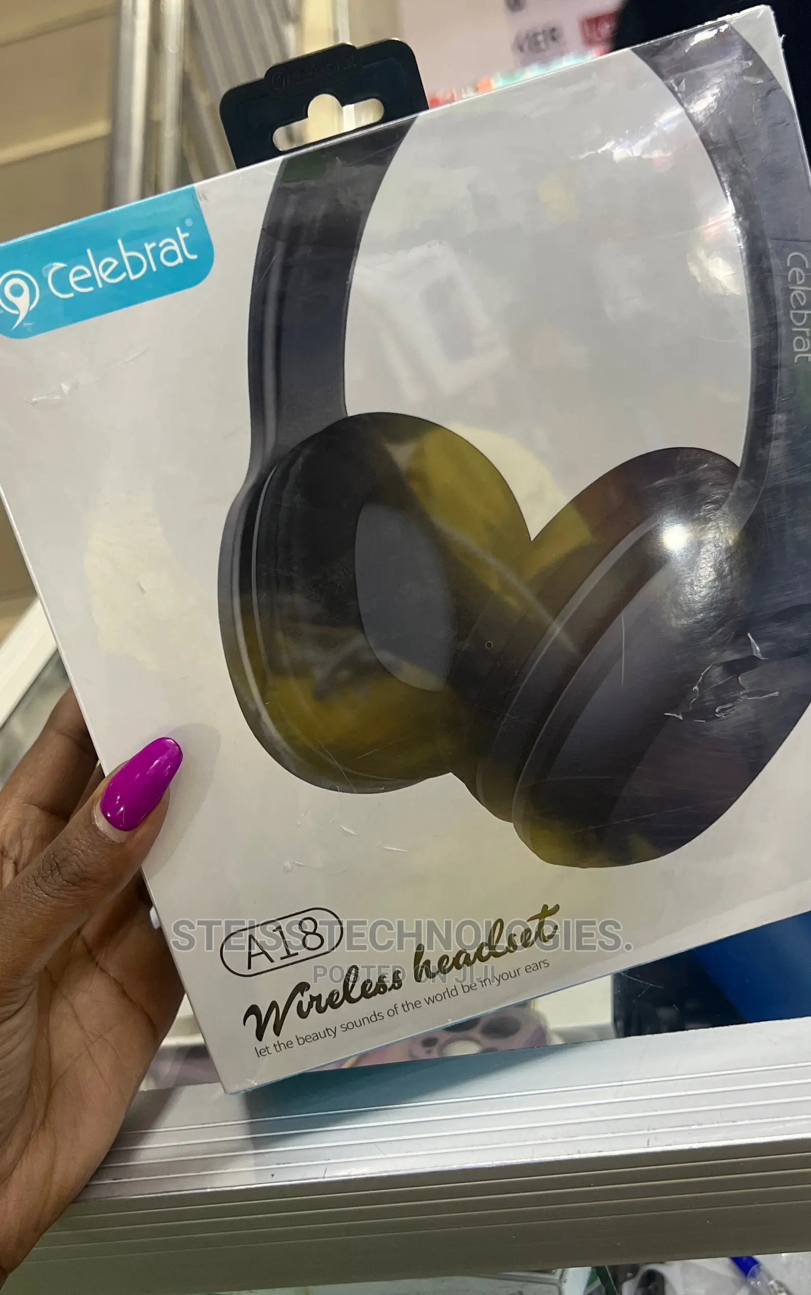 Celebrat A18 Wireless Headphone.