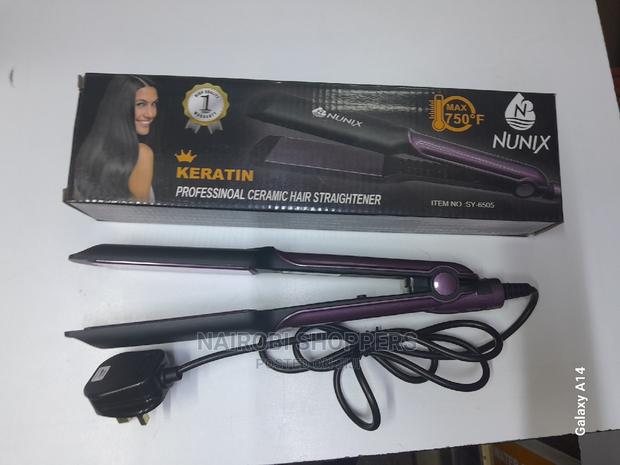 Nunix Flat Iron/ Hair Straightener