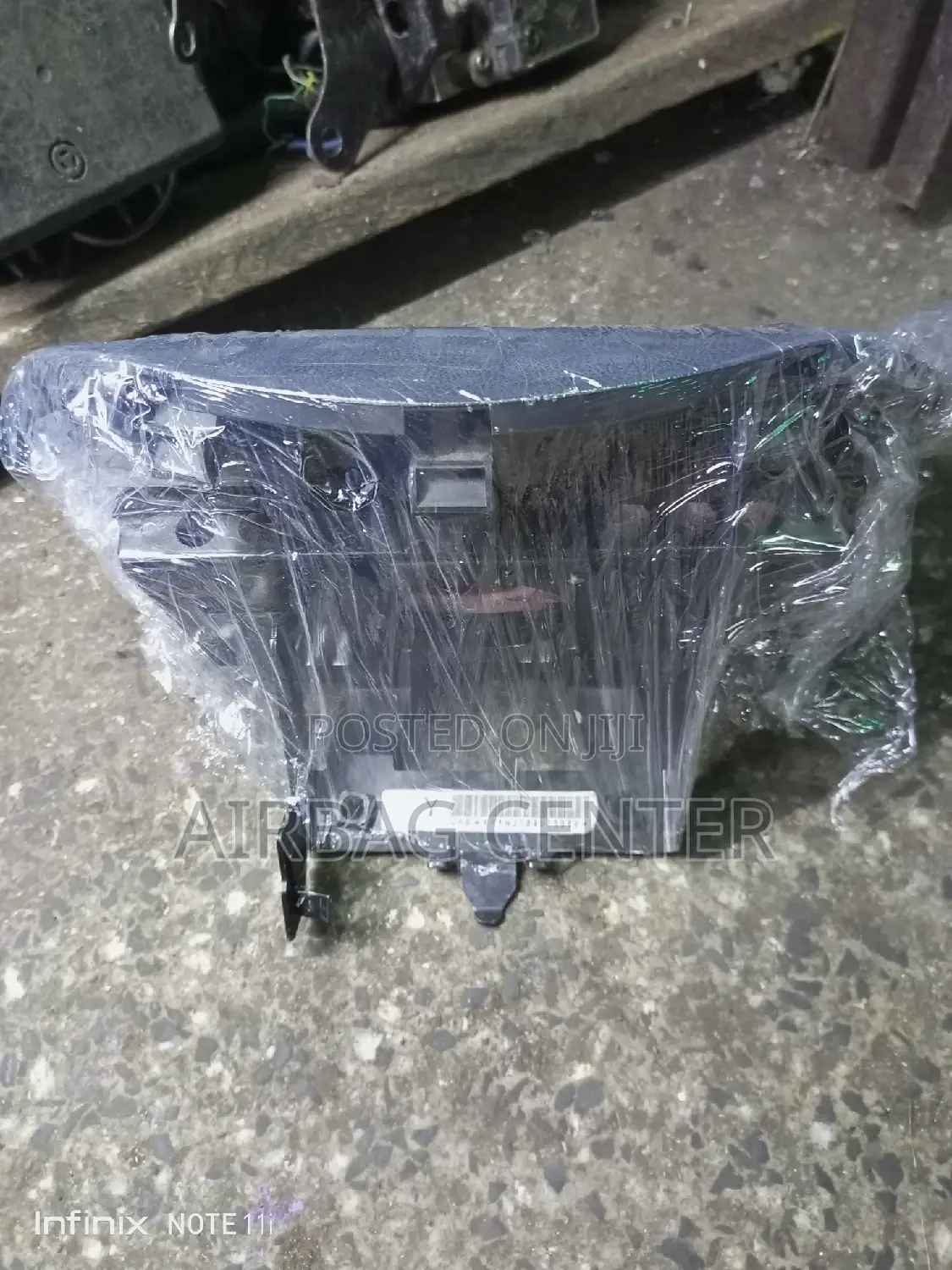 Nissan March Dashboard Airbags