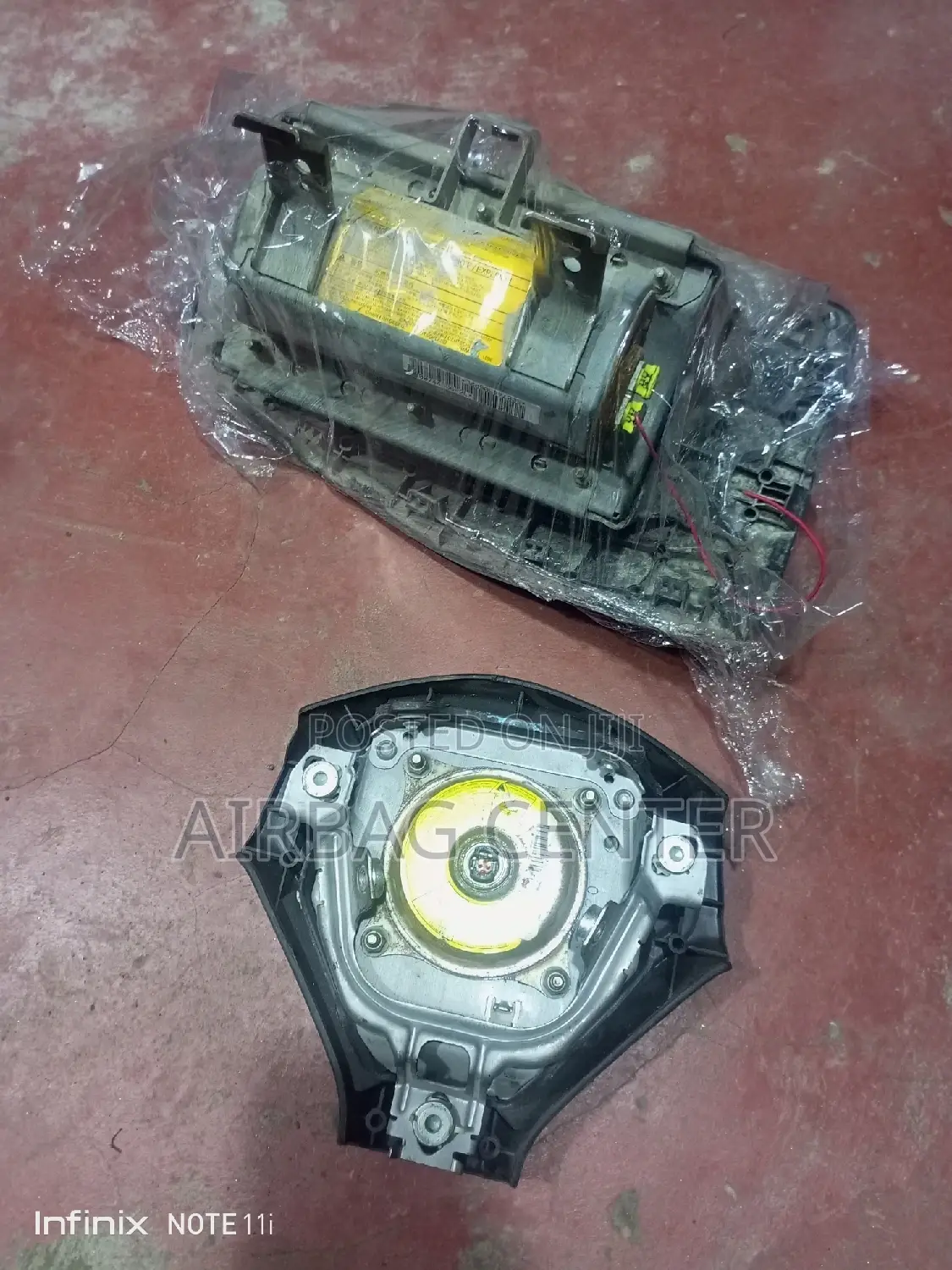 Nissan Juke Dashboard Airbags and Steering Airbags