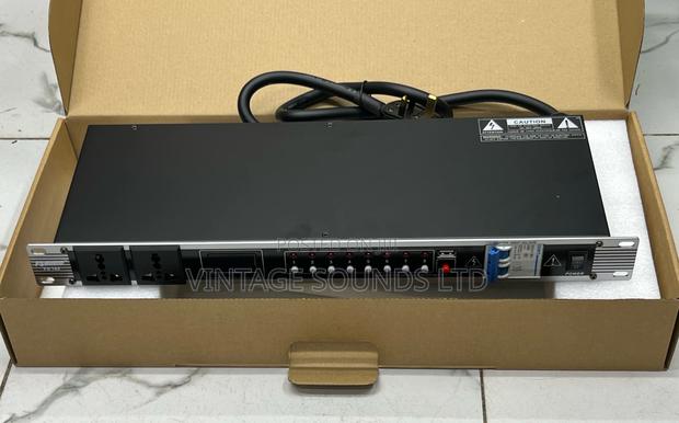 DBX 102 Power Sequencer System/ Power Controller - thumbnail 3
