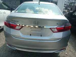 Honda Grace 1.5 Hybrid AWD 2016 Silver