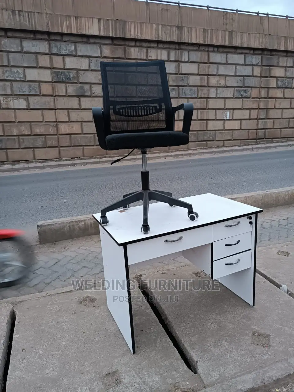 Office Desks Office Desk in Kahawa West Furniture, Welding Furniture