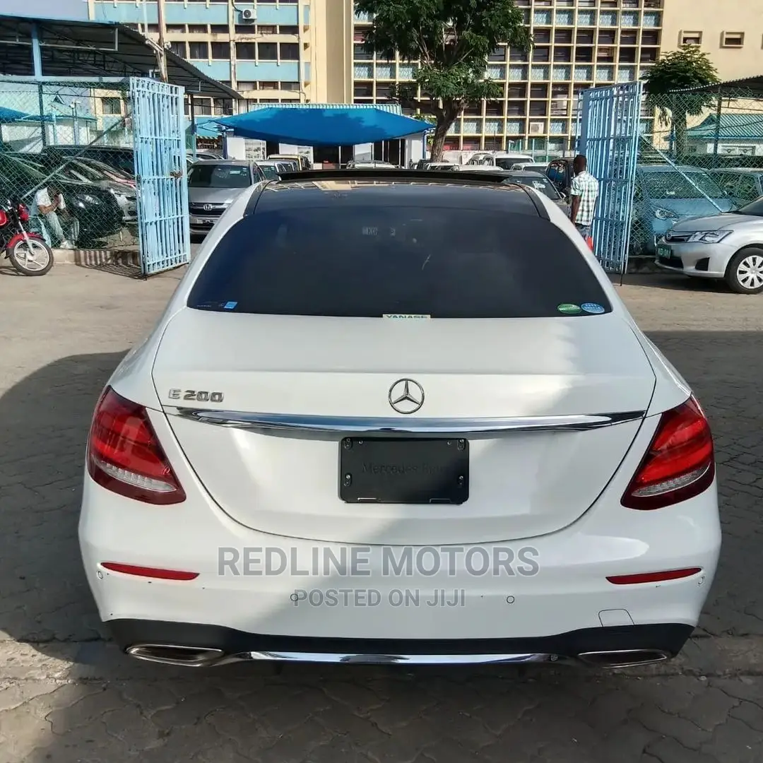 Mercedes-Benz E200 2016 Pearl