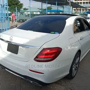 Mercedes-Benz E200 2016 Pearl