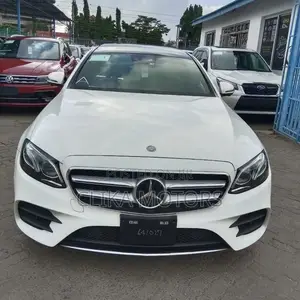 Mercedes-Benz E200 2016 Pearl