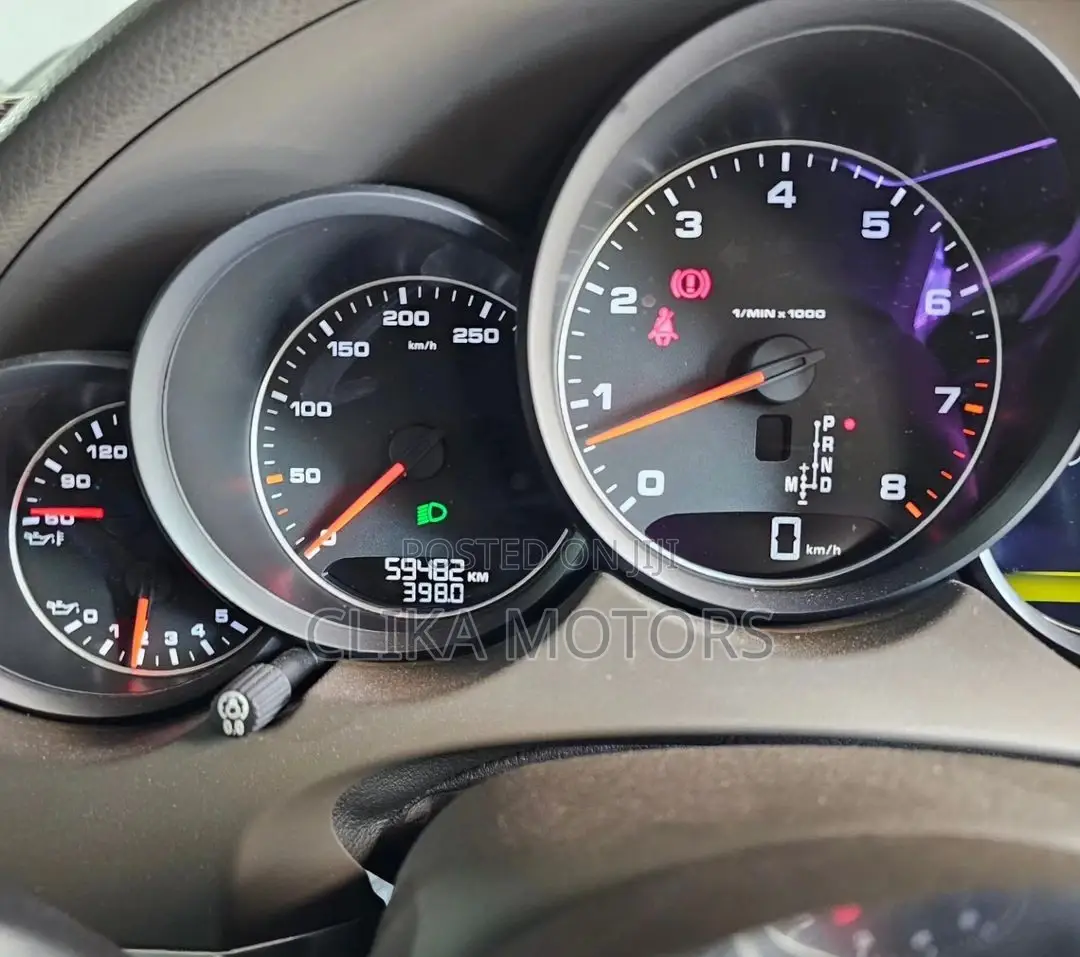 Porsche Cayenne 2016 Pearl