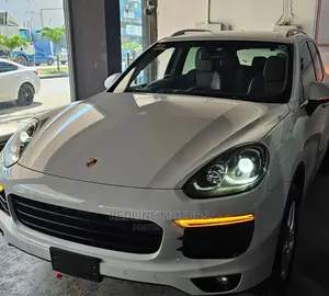 Porsche Cayenne 2016 Pearl