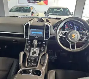 Porsche Cayenne 2016 Pearl