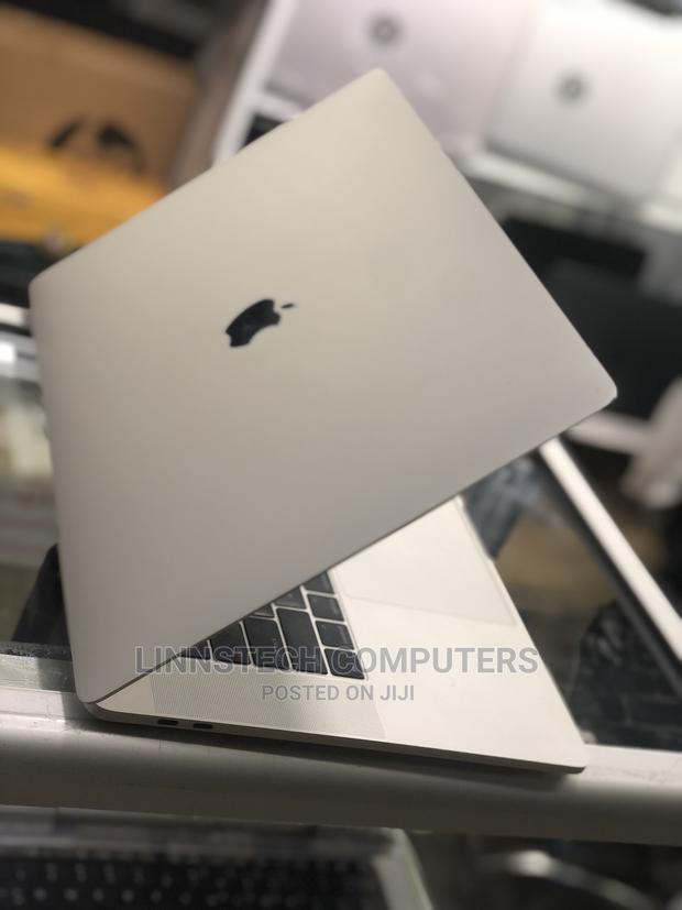 Laptop Apple MacBook Pro 2017 16GB Intel Core I7 SSD 512GB