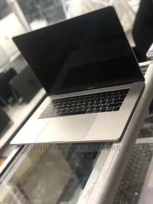 Laptop Apple MacBook Pro 2017 16GB Intel Core I7 SSD 512GB
