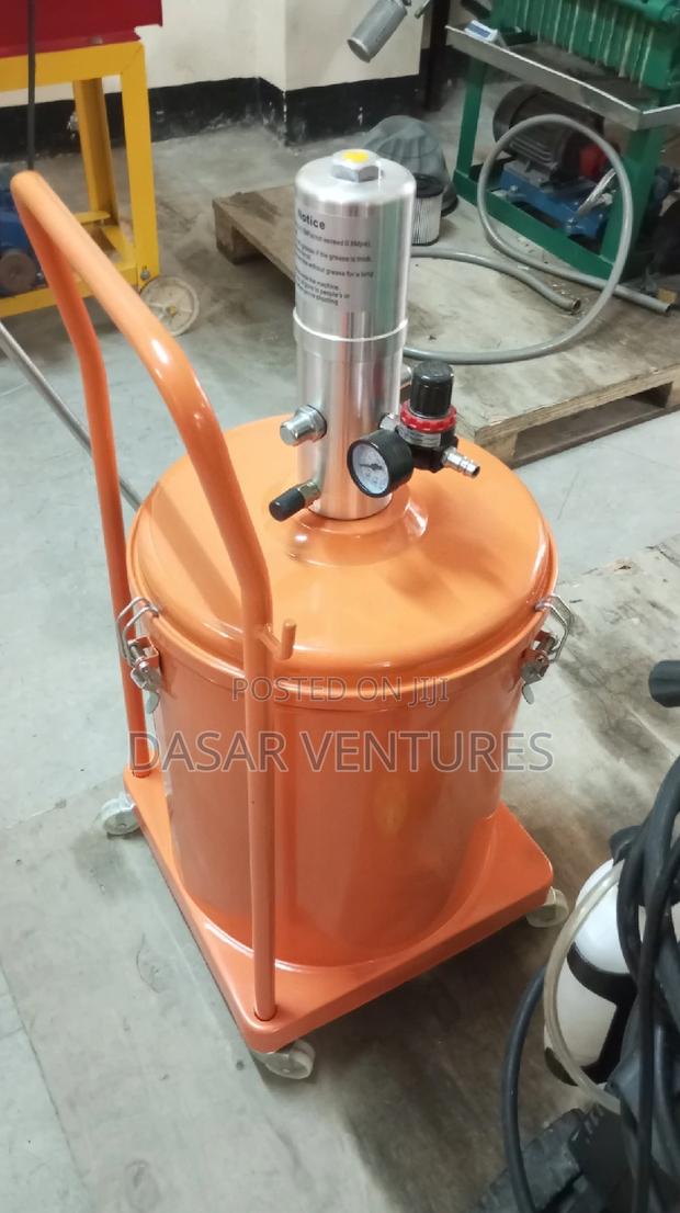 Greasing Bucket Pneumatic 50kg - thumbnail 3