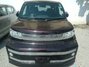 Toyota bB 2016 Purple