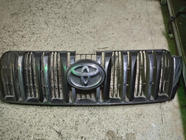 Toyota Prado 2010 Front Bumper Grille