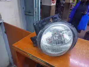Juke 2012 Head Light Non Zenon