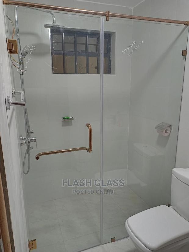Inline Frameless Shower Cubicles - thumbnail 2