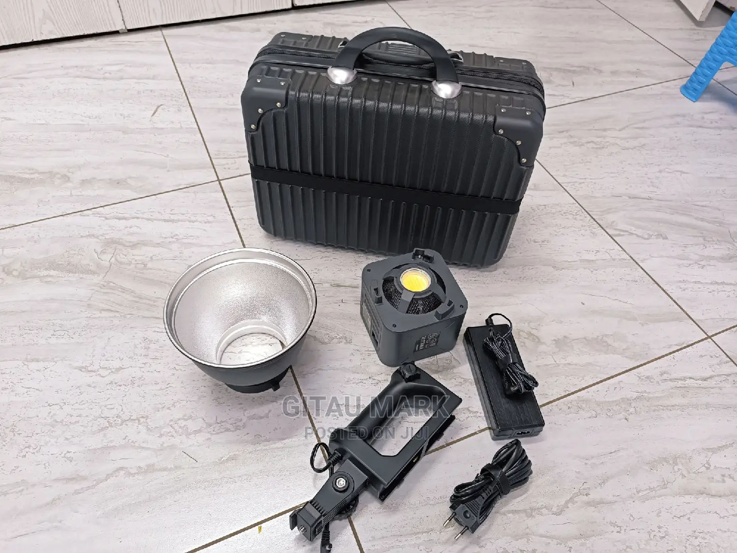 Yongnuo YNLUX100 Handheld Daylight LED Light Kit