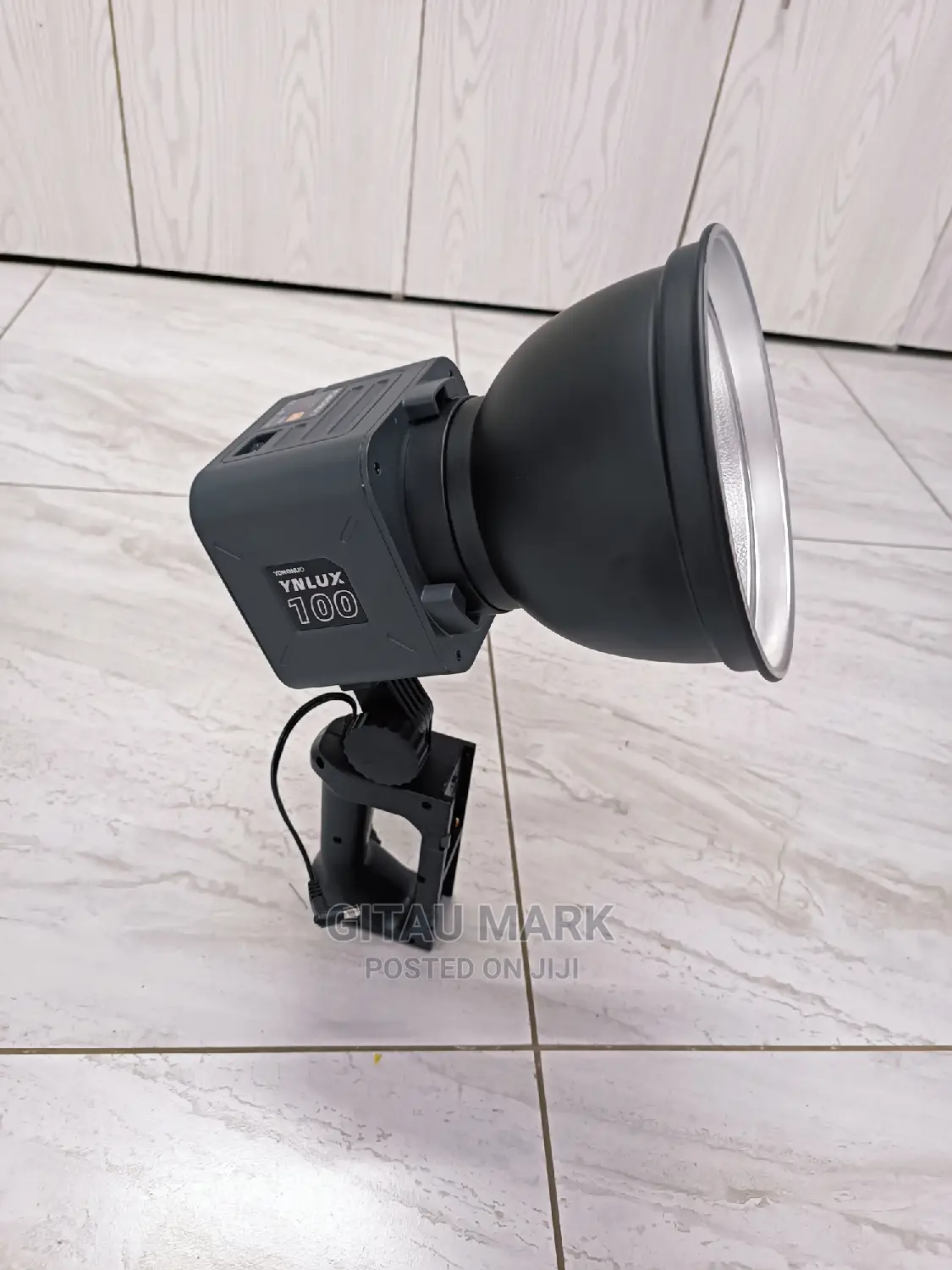 Yongnuo YNLUX100 Handheld Daylight LED Light Kit