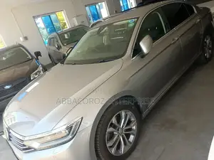 Volkswagen Passat 2016 Silver
