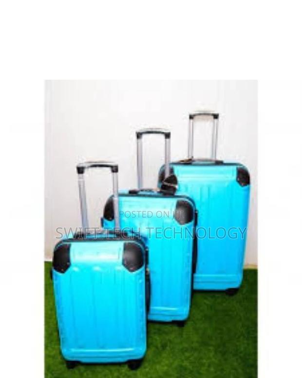 Suitcase Suitcase Suitcase Suitcase Suitcase - main view